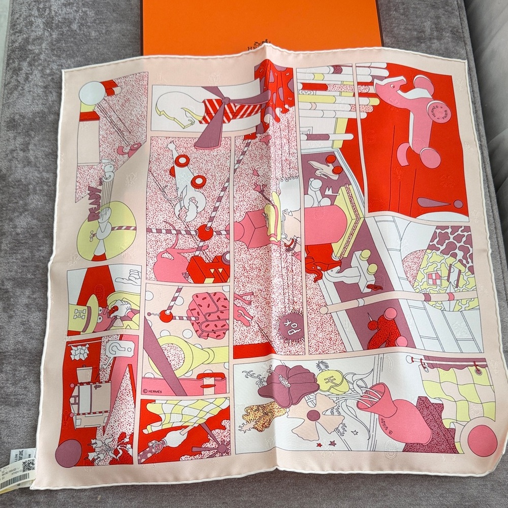 Hérmes Vibrant Red Graphic Silk Scarf